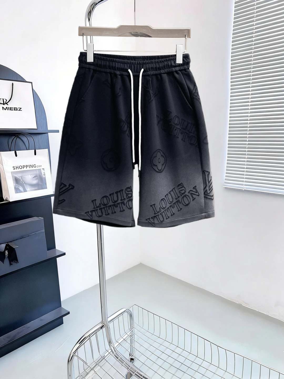 Louis Vuitton Shorts — da9f994a