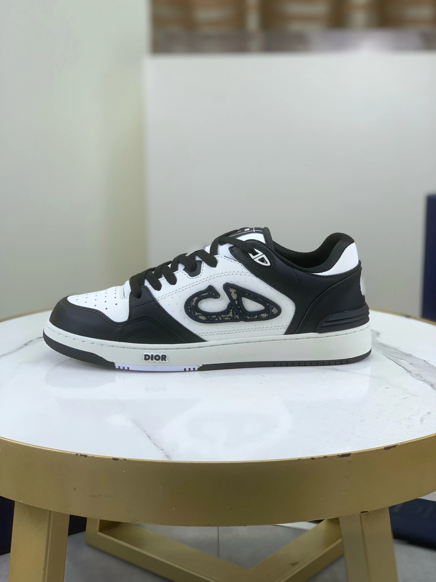 Dior Sneakers — 050fc56d