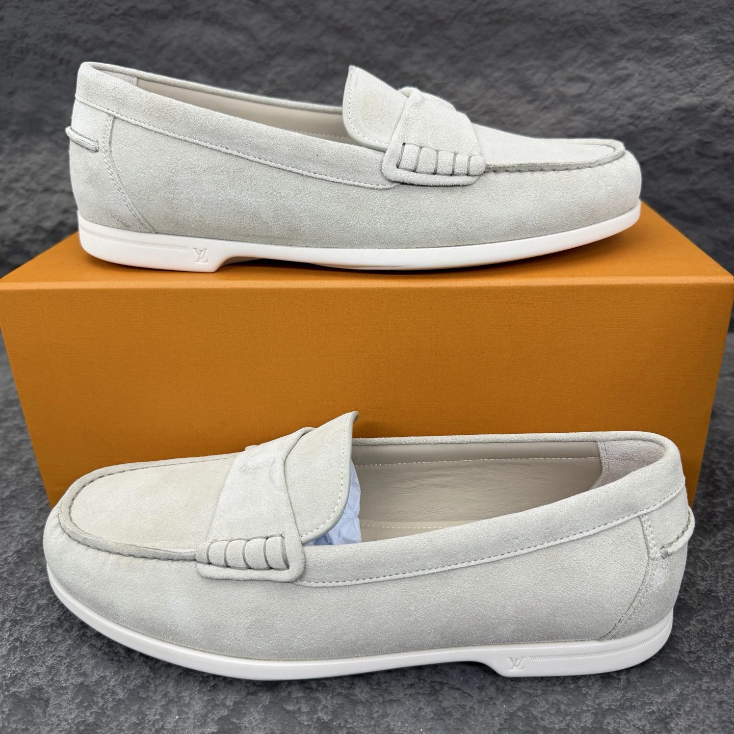Louis Vuitton Loafers — 010c8095