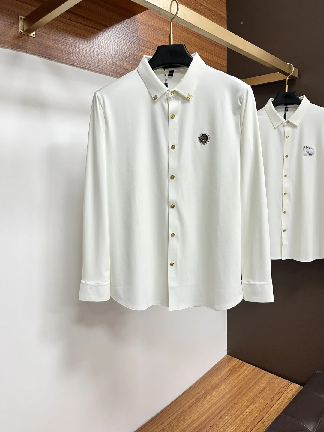 Louis Vuitton Shirts — 3f4ec282