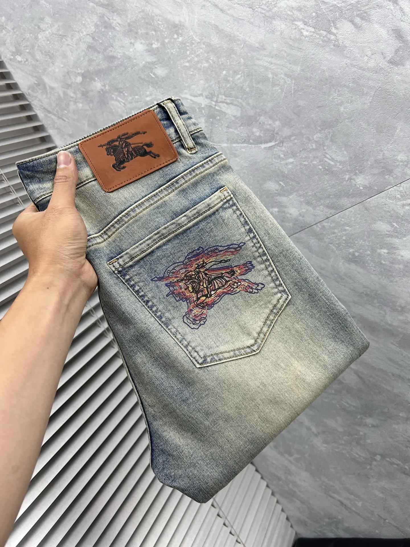 Jeans — 56bb49b5
