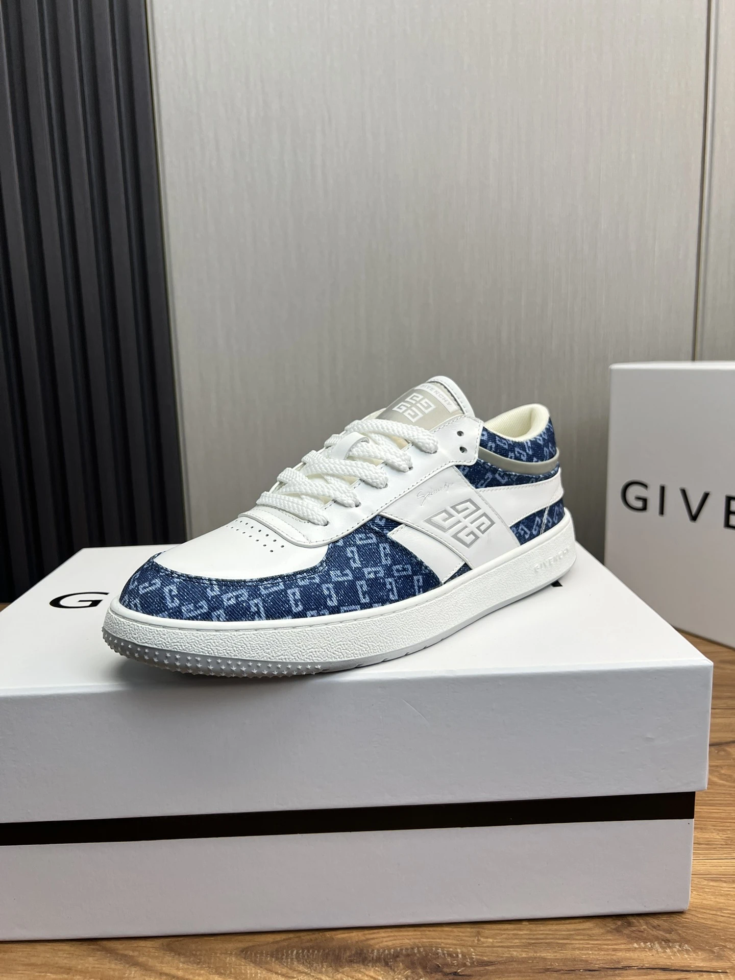 Givenchy Shoes — 6d16ef21