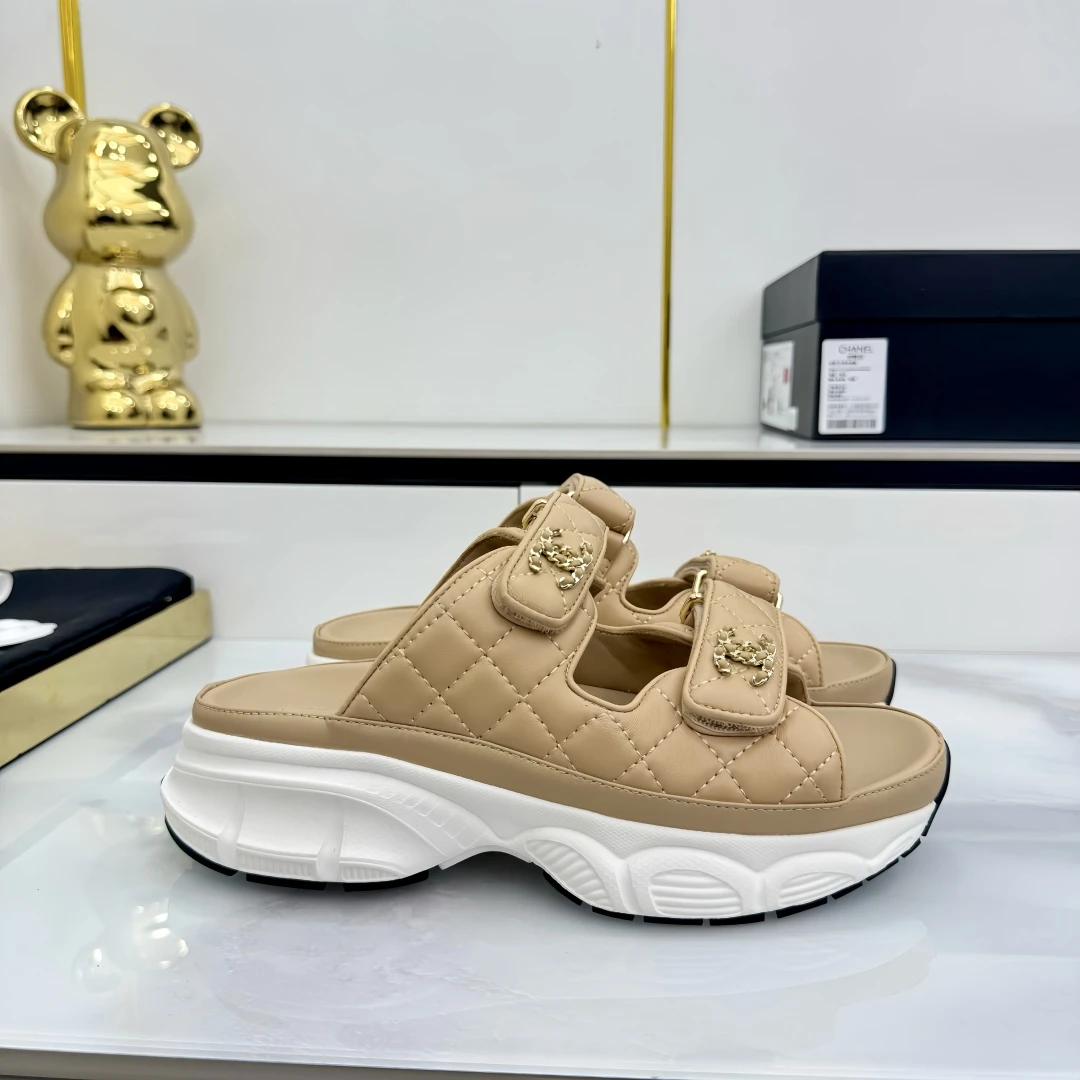 Chanel Slippers — 401fde21