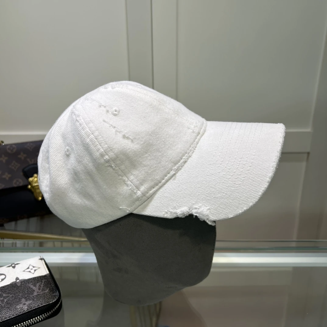 Balenciaga Hat — 11103439