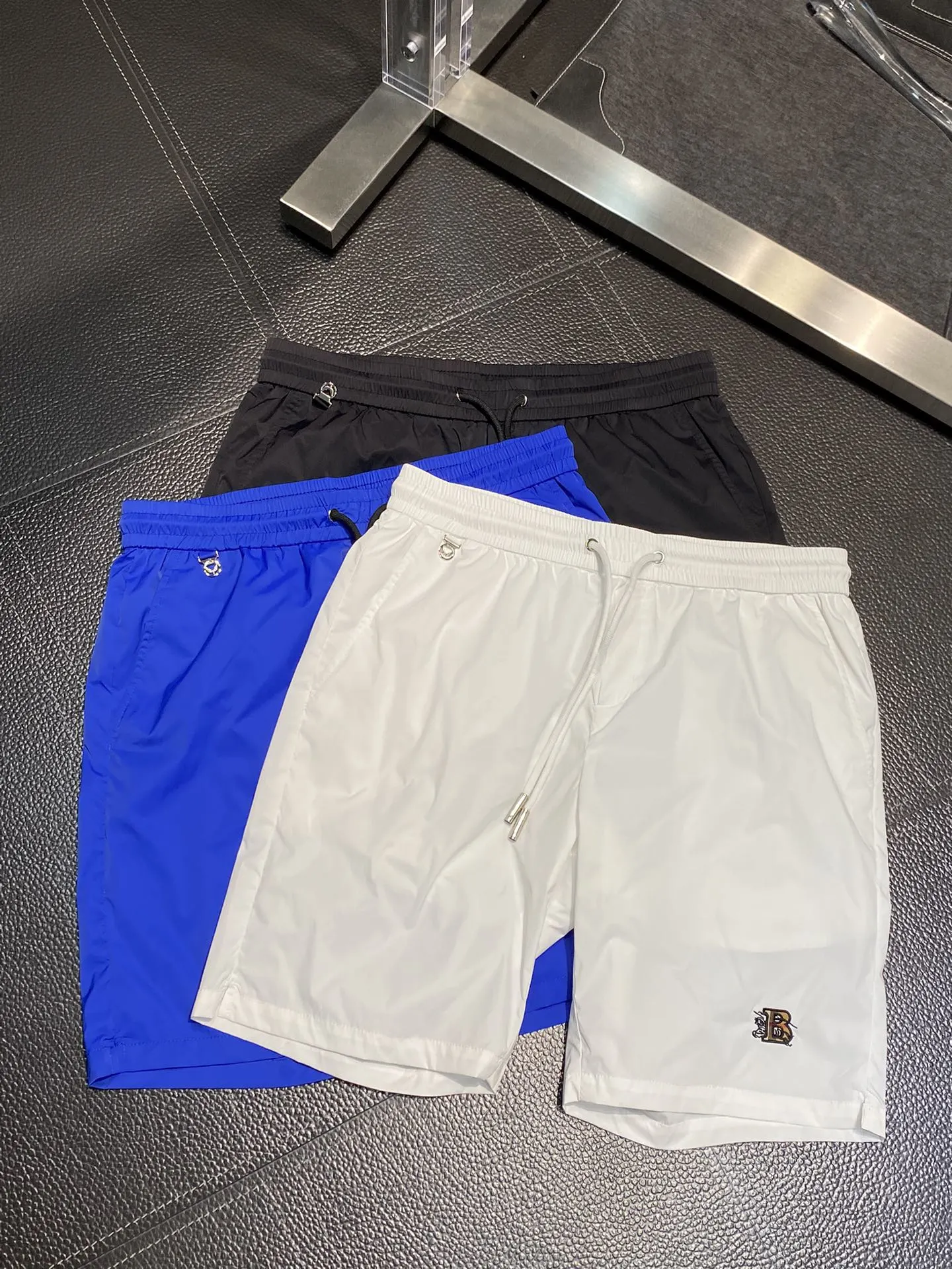 Burberry Shorts — 7560dfe9