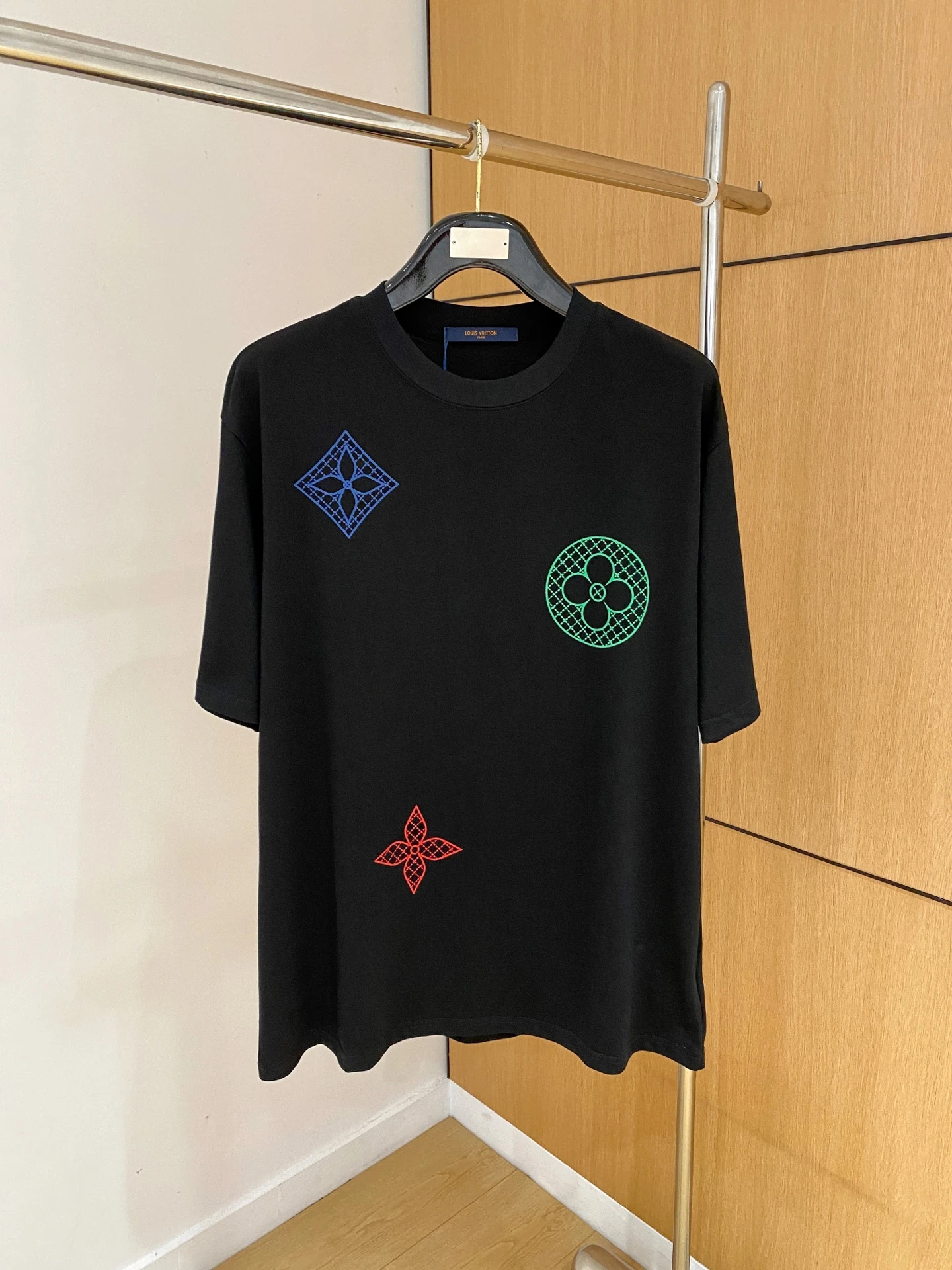Louis Vuitton T-Shirt — 8e4b128c