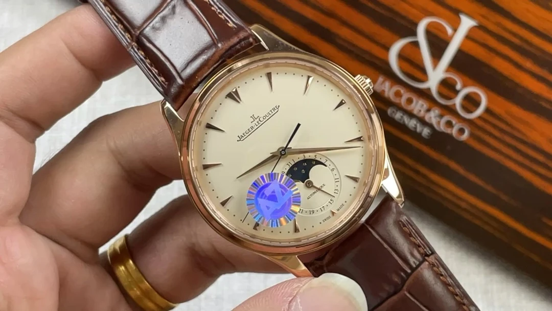 Jaeger-LeCoultre Watch — cfca0653