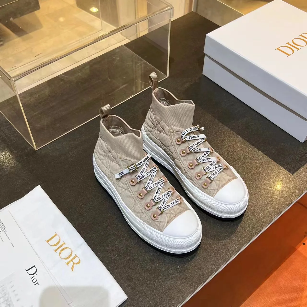 Dior Sneakers — 826df2a2