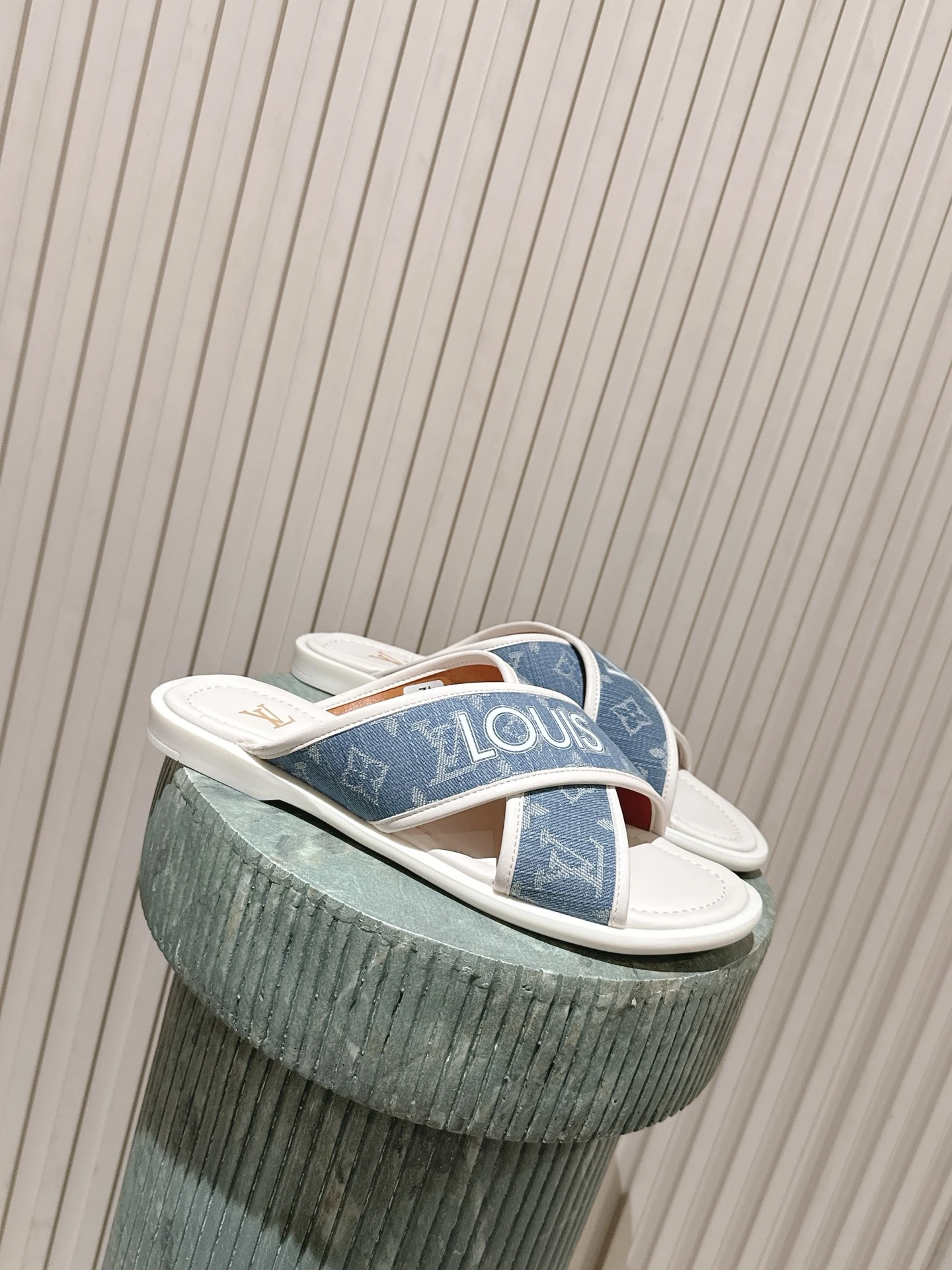 Louis Vuitton Slides — f7946553