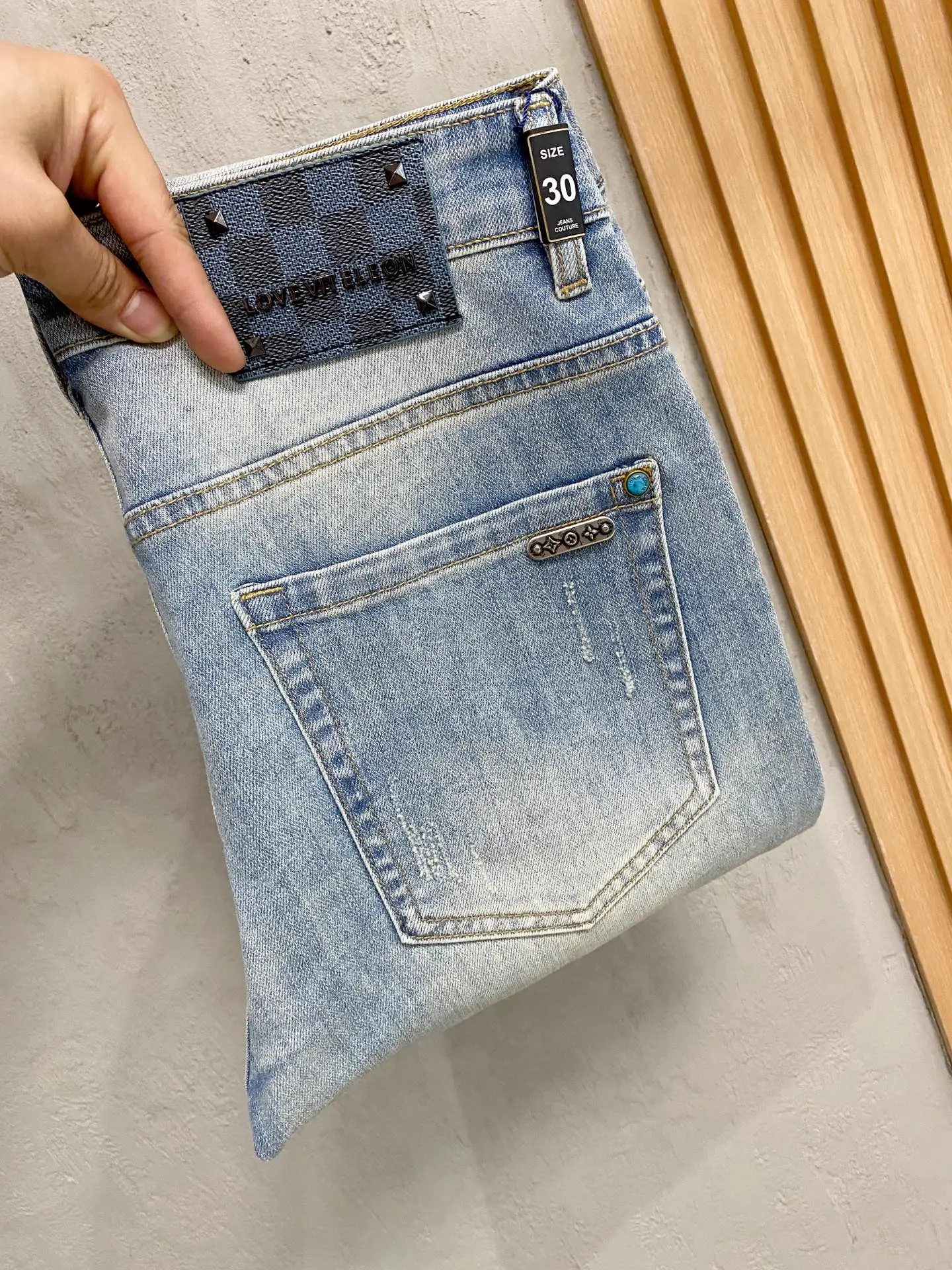 Louis Vuitton Jeans — 333552c8