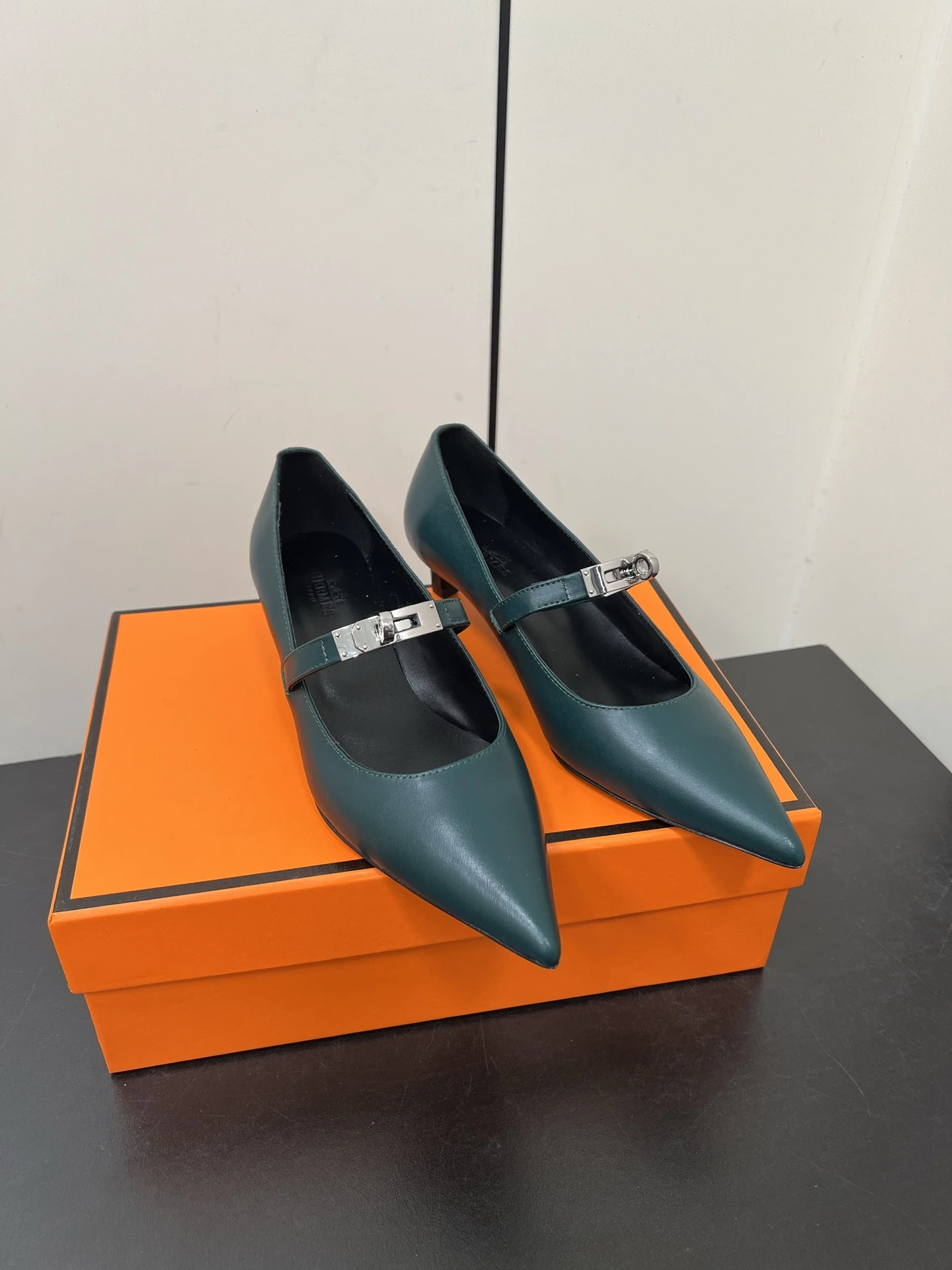 Hermès Shoes — ac4c80e8
