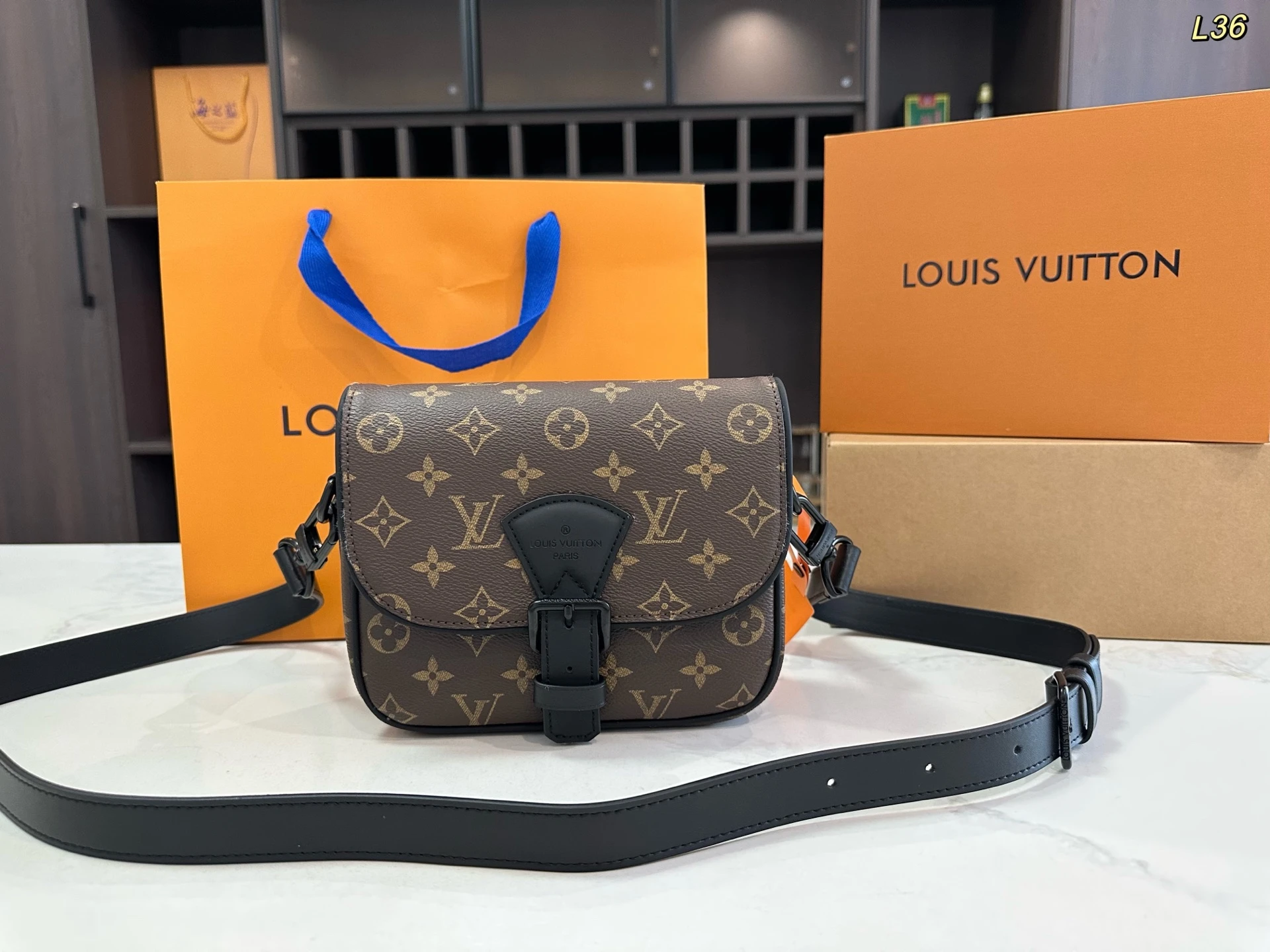 Louis Vuitton Bag — bf13b2e5