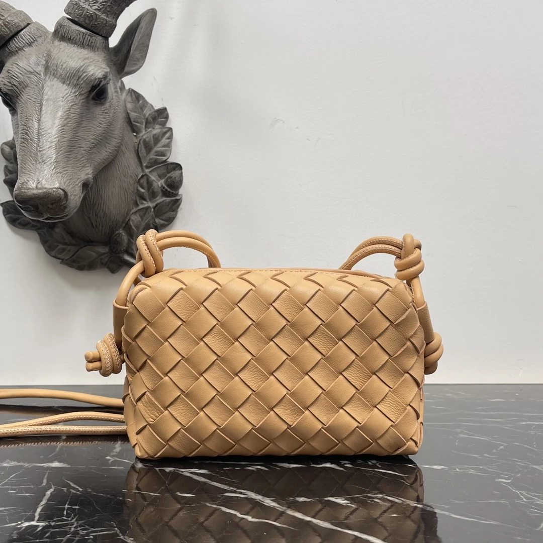 Bottega Veneta Bag — a2edc93c