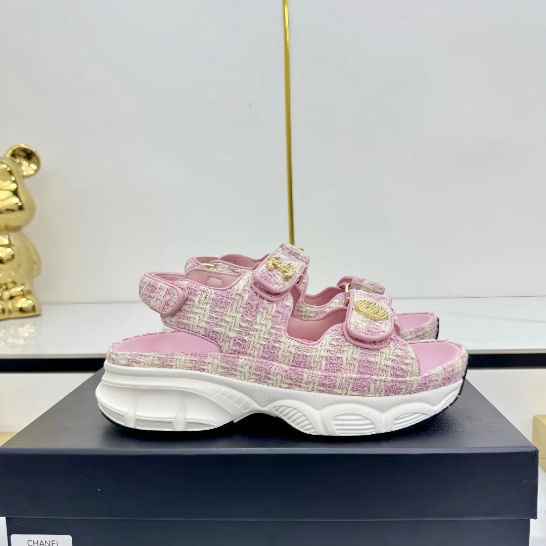 Chanel Slippers — a7d80363