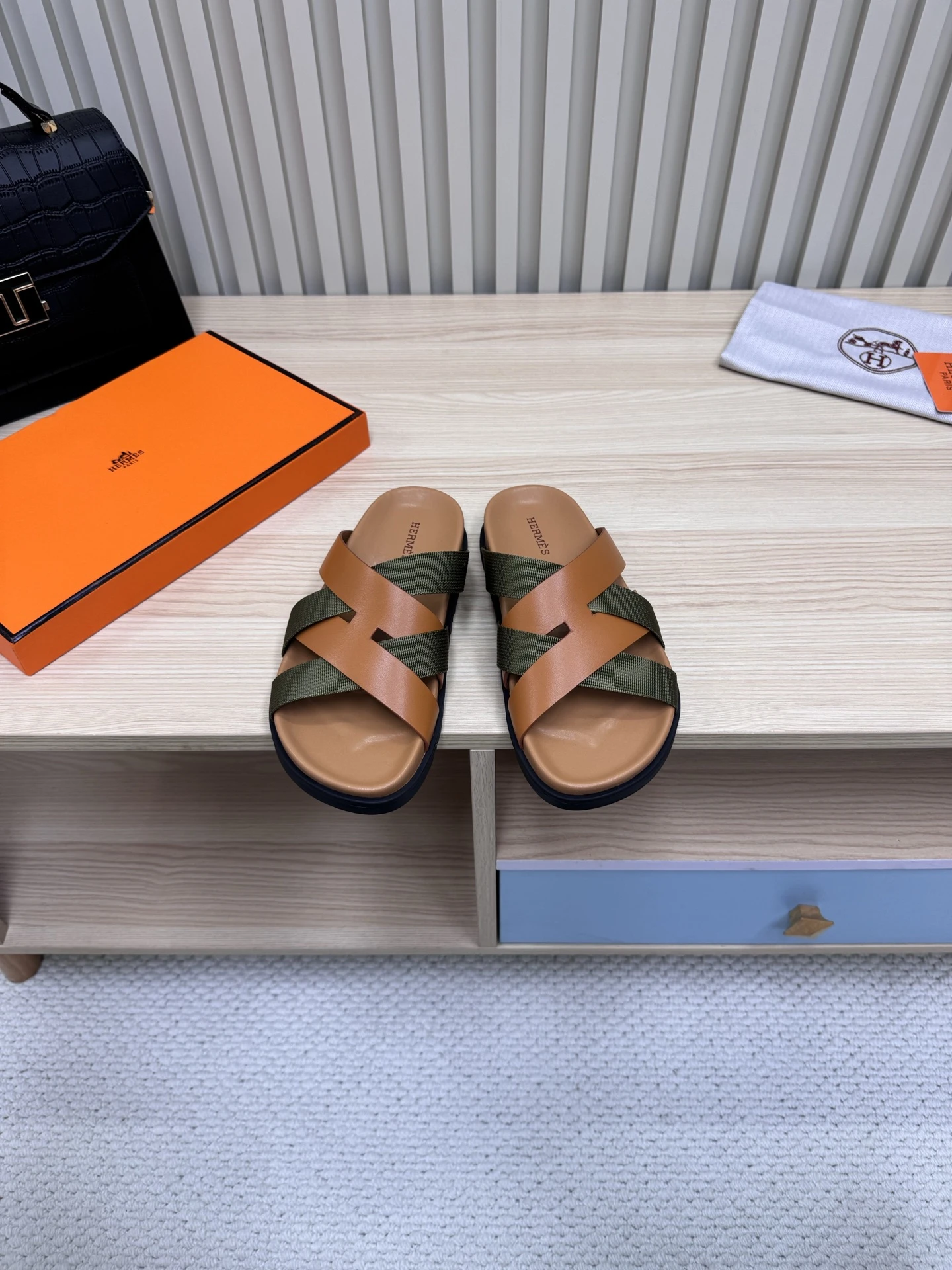 Hermès Slippers — 693d4345
