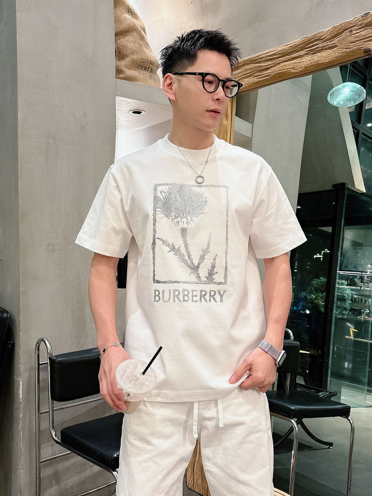 Burberry T-Shirt — aec3c4c2