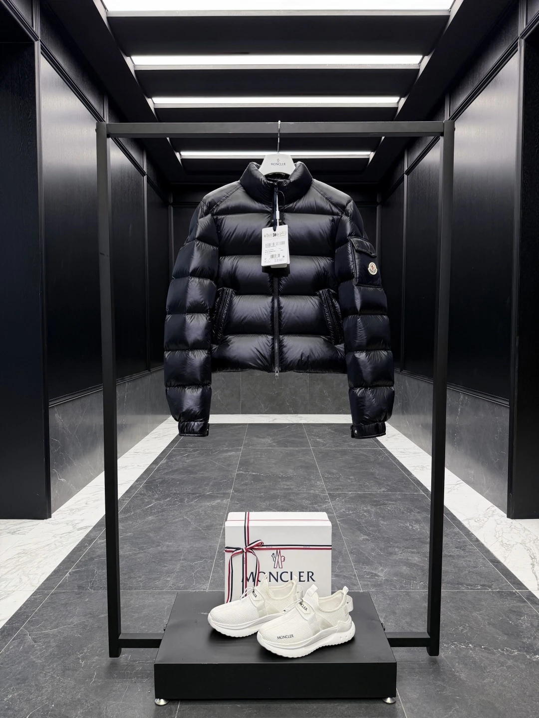 Moncler Down Jackets — d8ae0e23