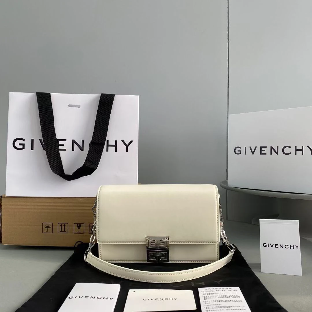 Givenchy Bag — 98557ae2