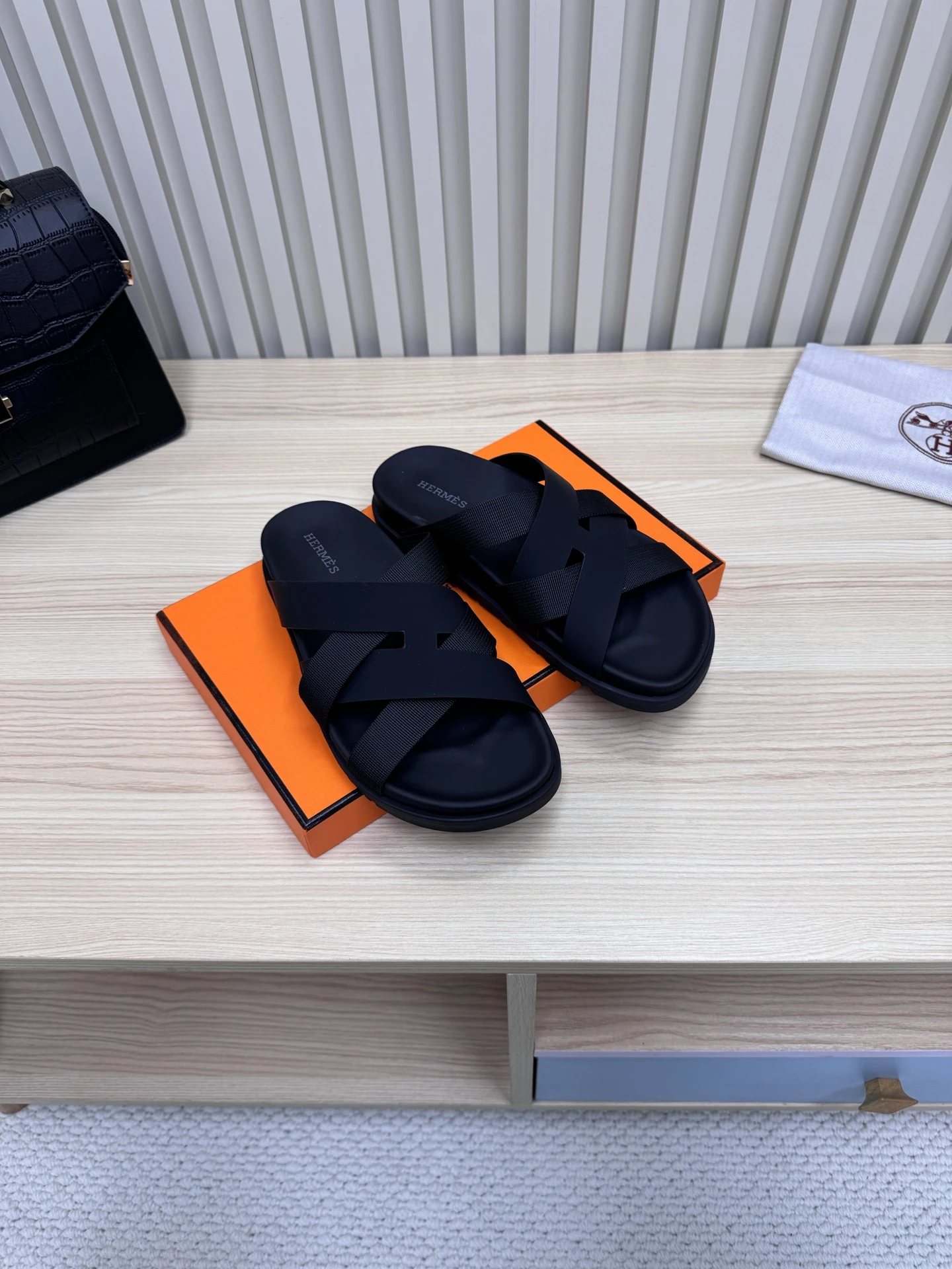 Slippers & Slides