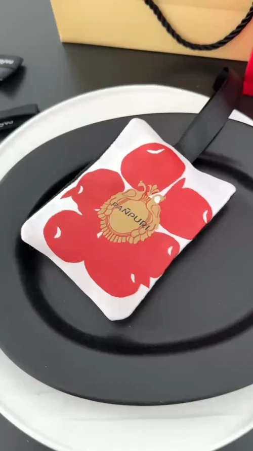 Fragrance — 555a5cf7