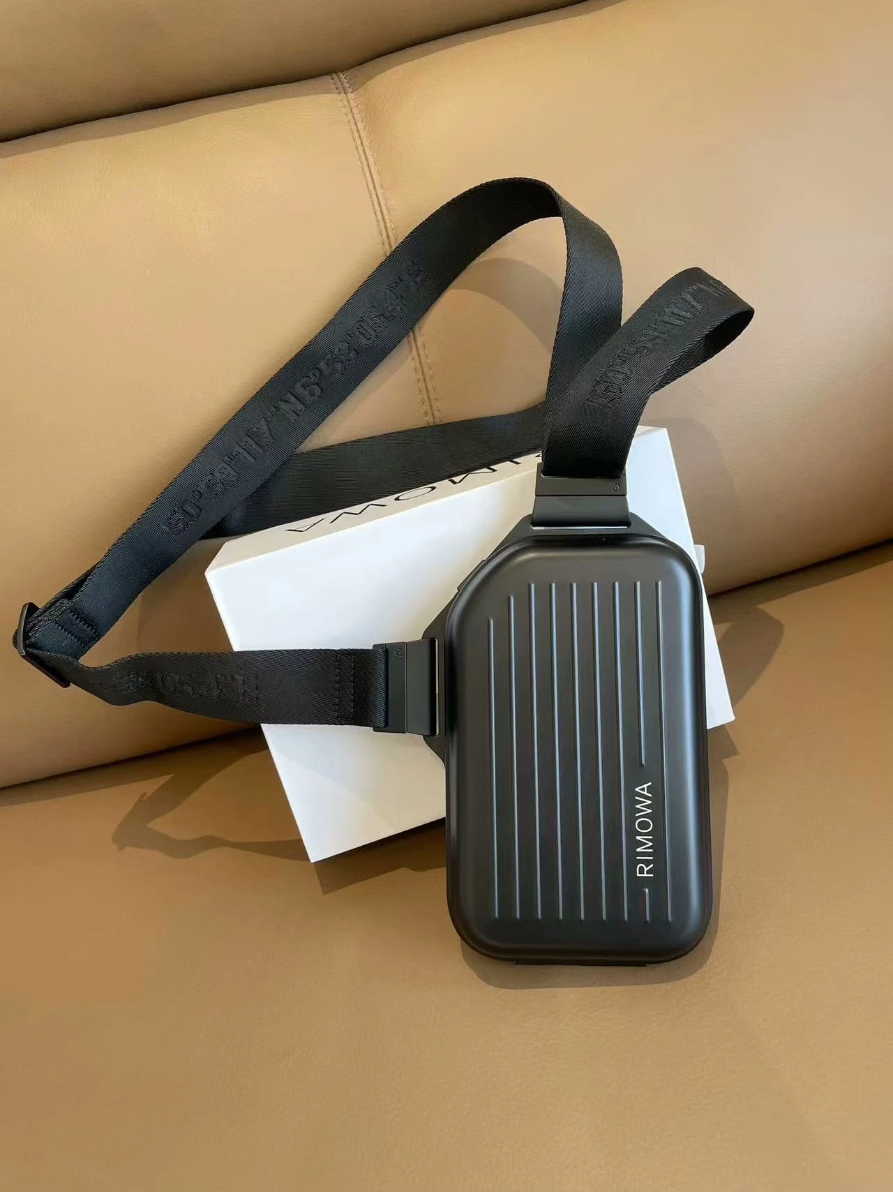 Luggage — 65dd811e