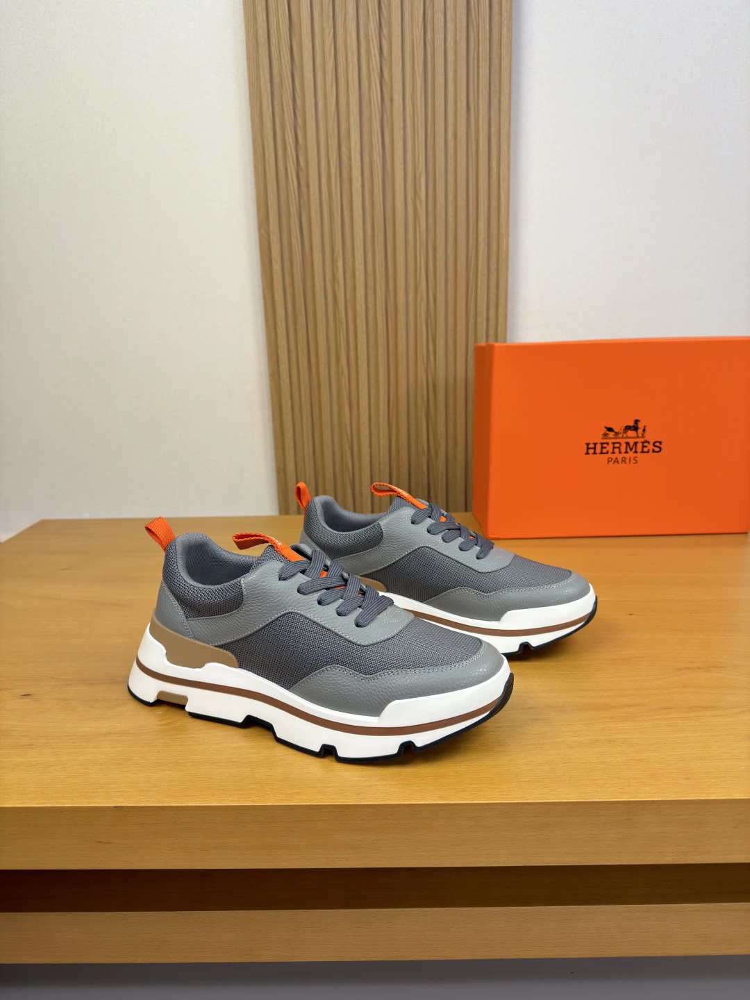 Hermès Sneakers — 9665dec2