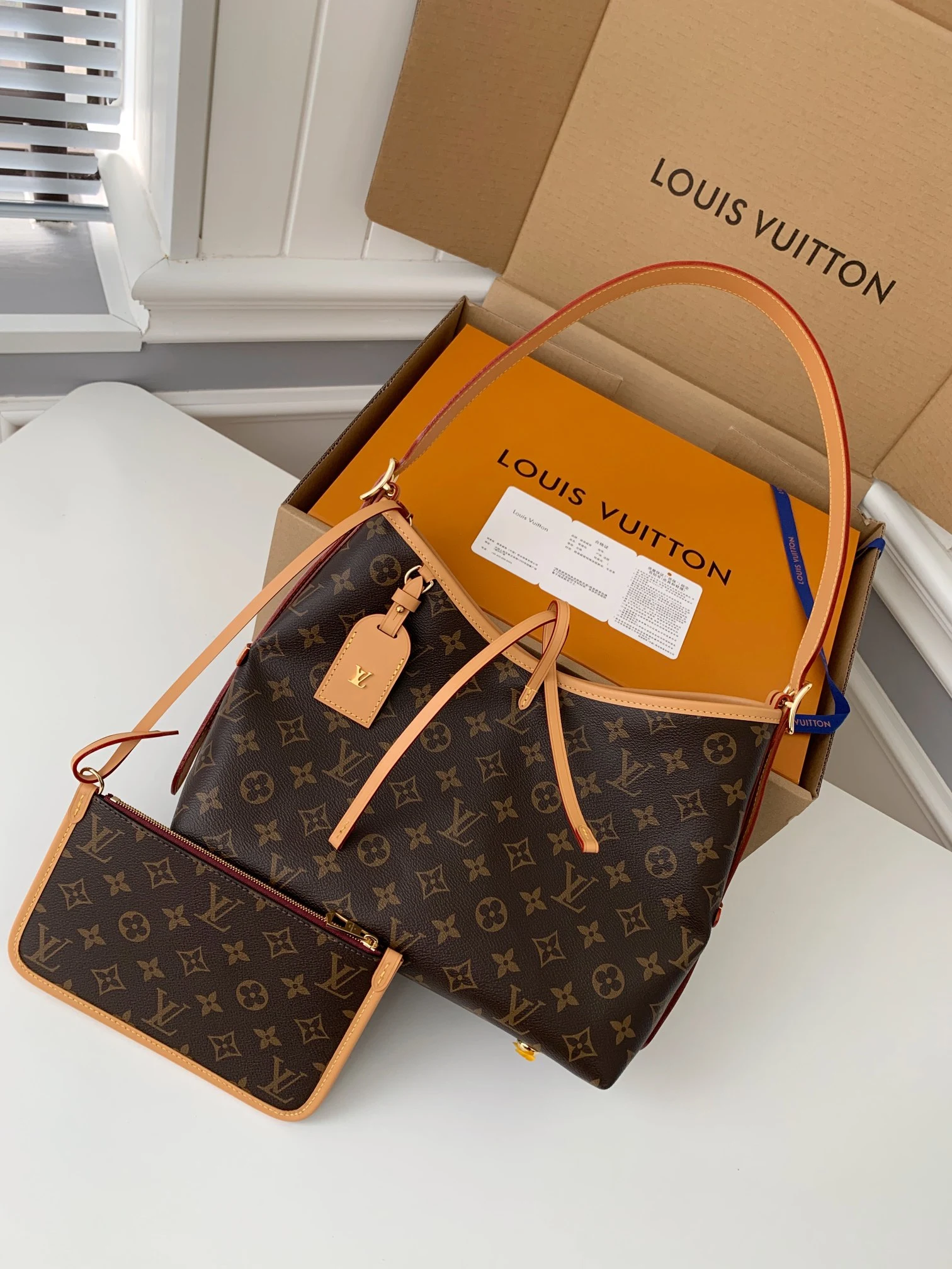 Louis Vuitton Bag — 159db875