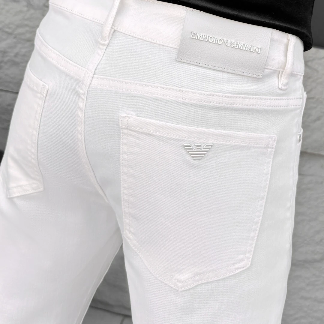 Armani Jeans — d2e1a265