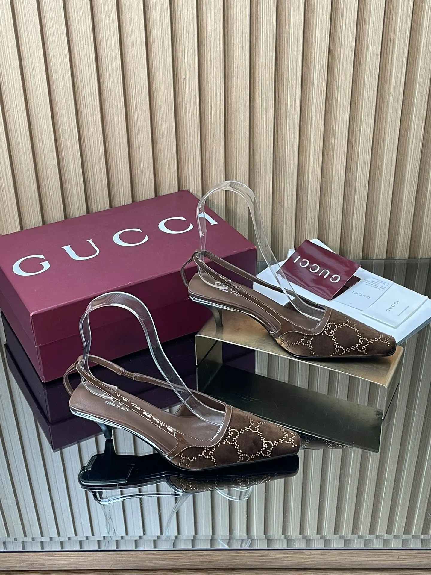 Gucci Sandals — 09e981be