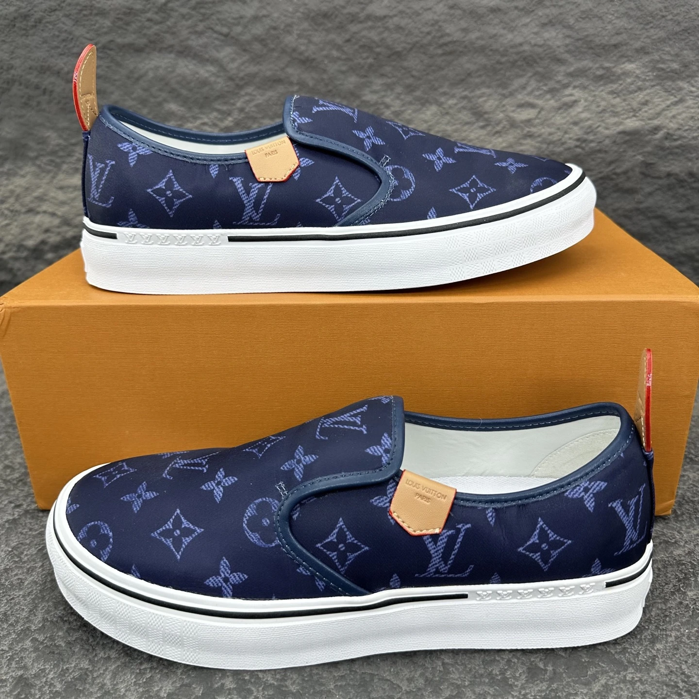 Louis Vuitton Sneakers — 0dbb96f9