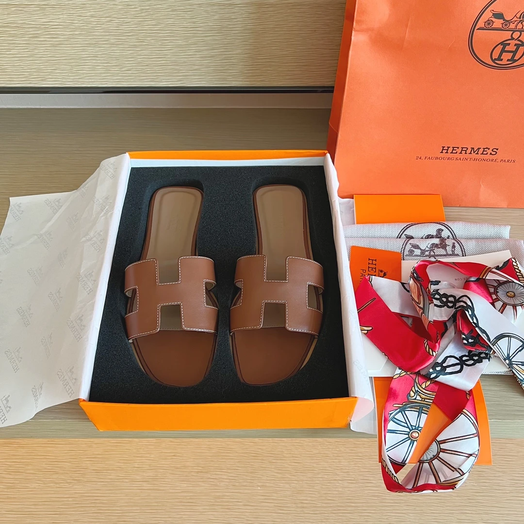 Hermès Slippers — 2046e3a2