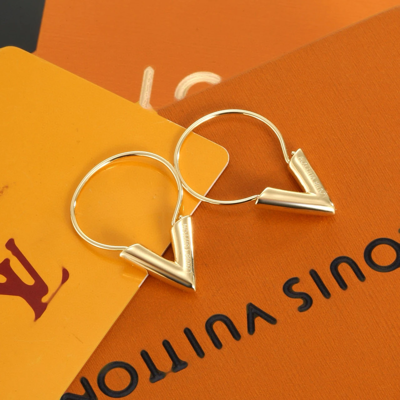 Louis Vuitton Earrings — b288a0ea