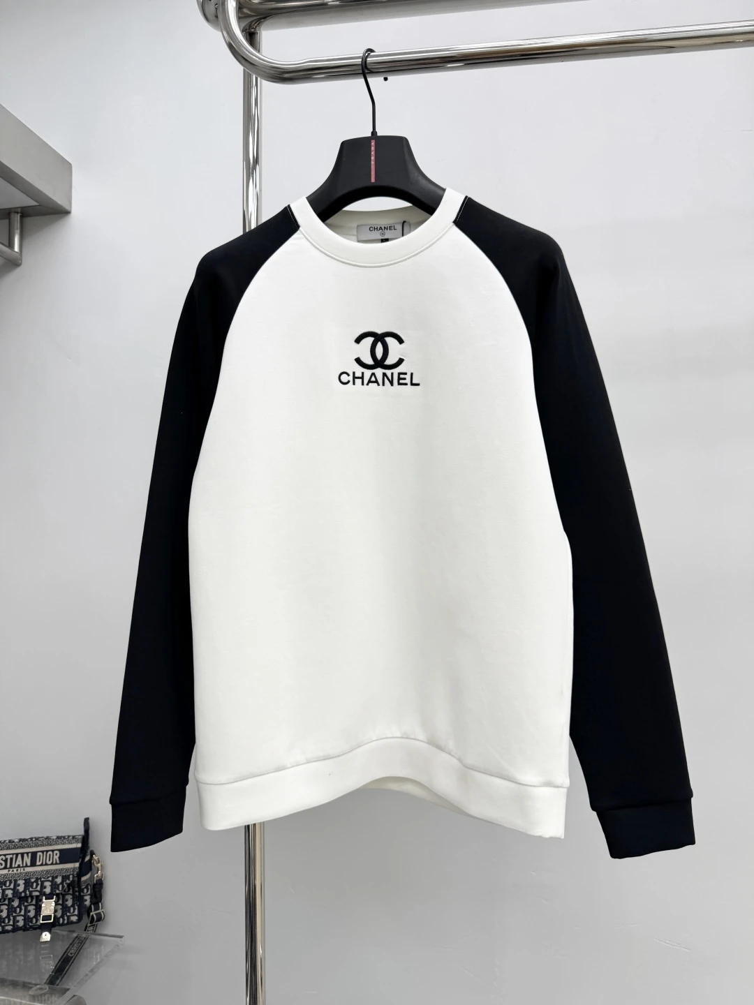Chanel Sweatshirts — 0e59b8fb