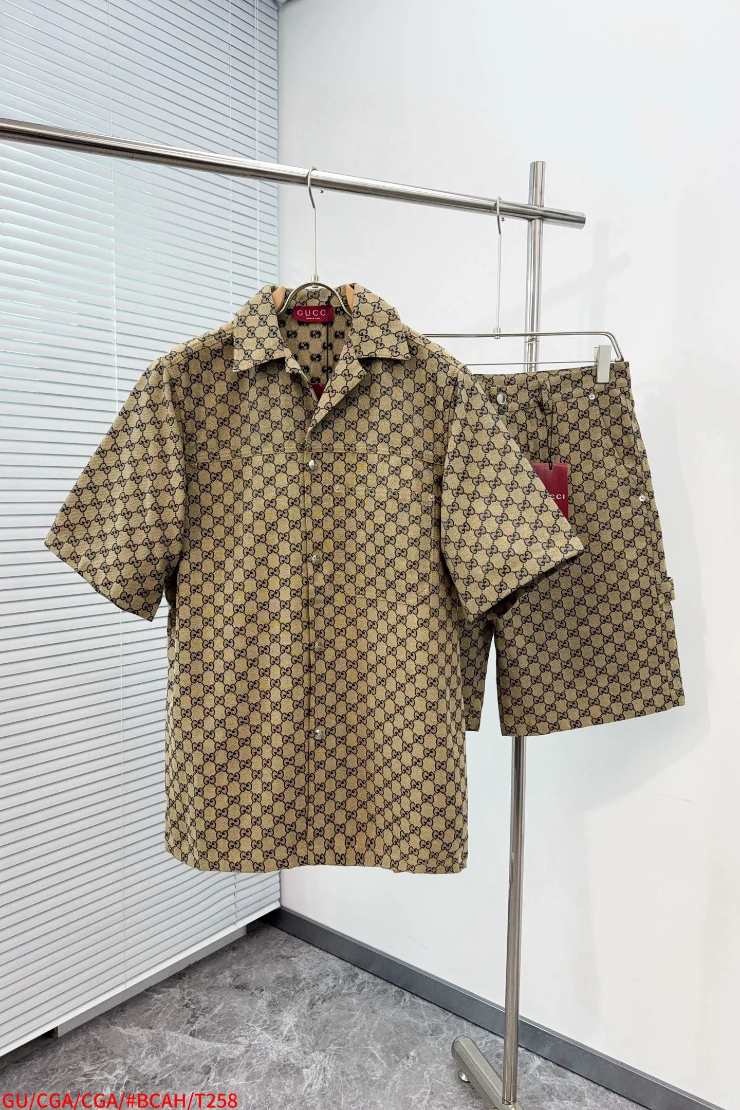 Gucci T-Shirt — 5e4c28d5
