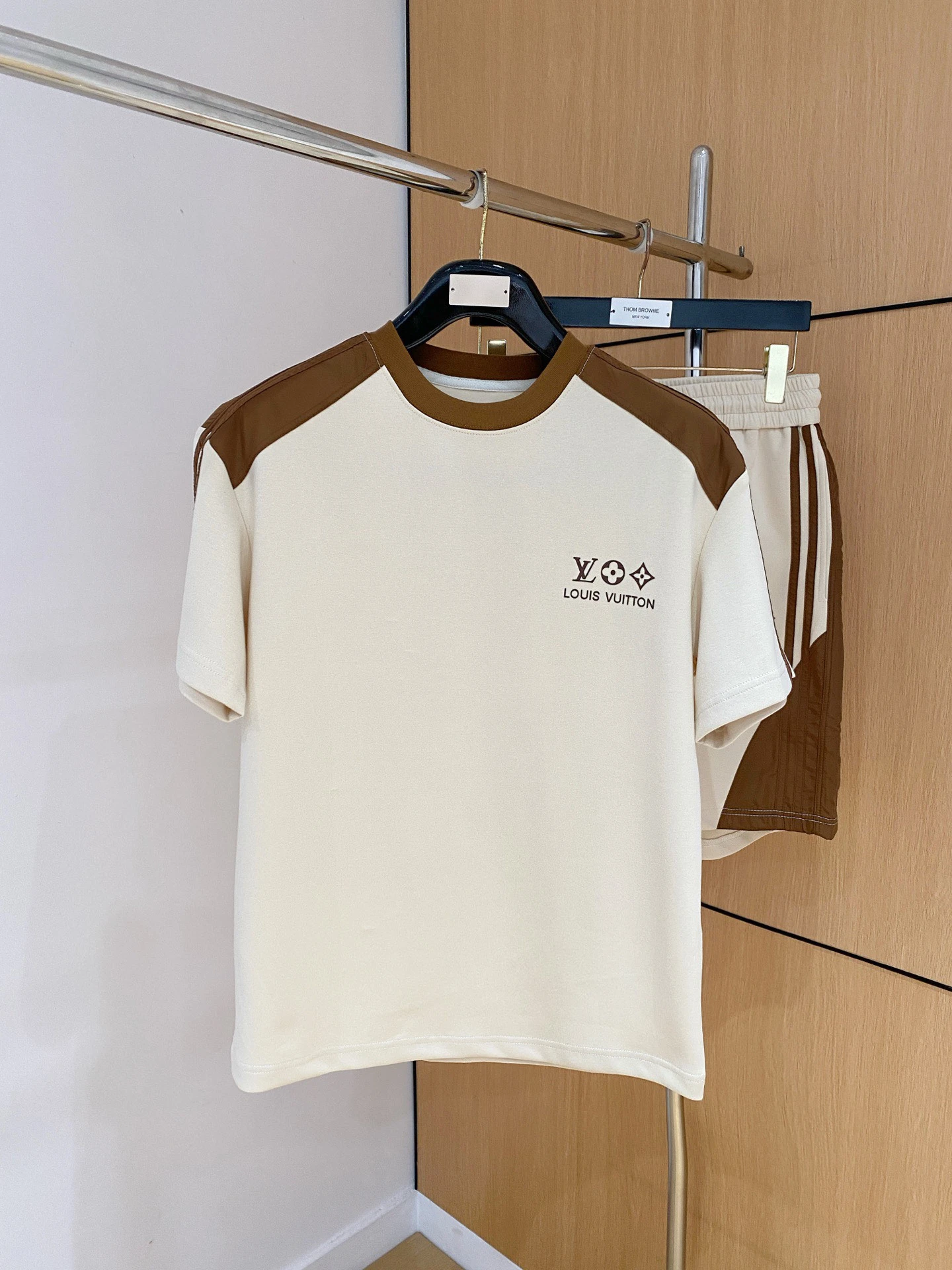 Louis Vuitton T-Shirt — 7c957c65
