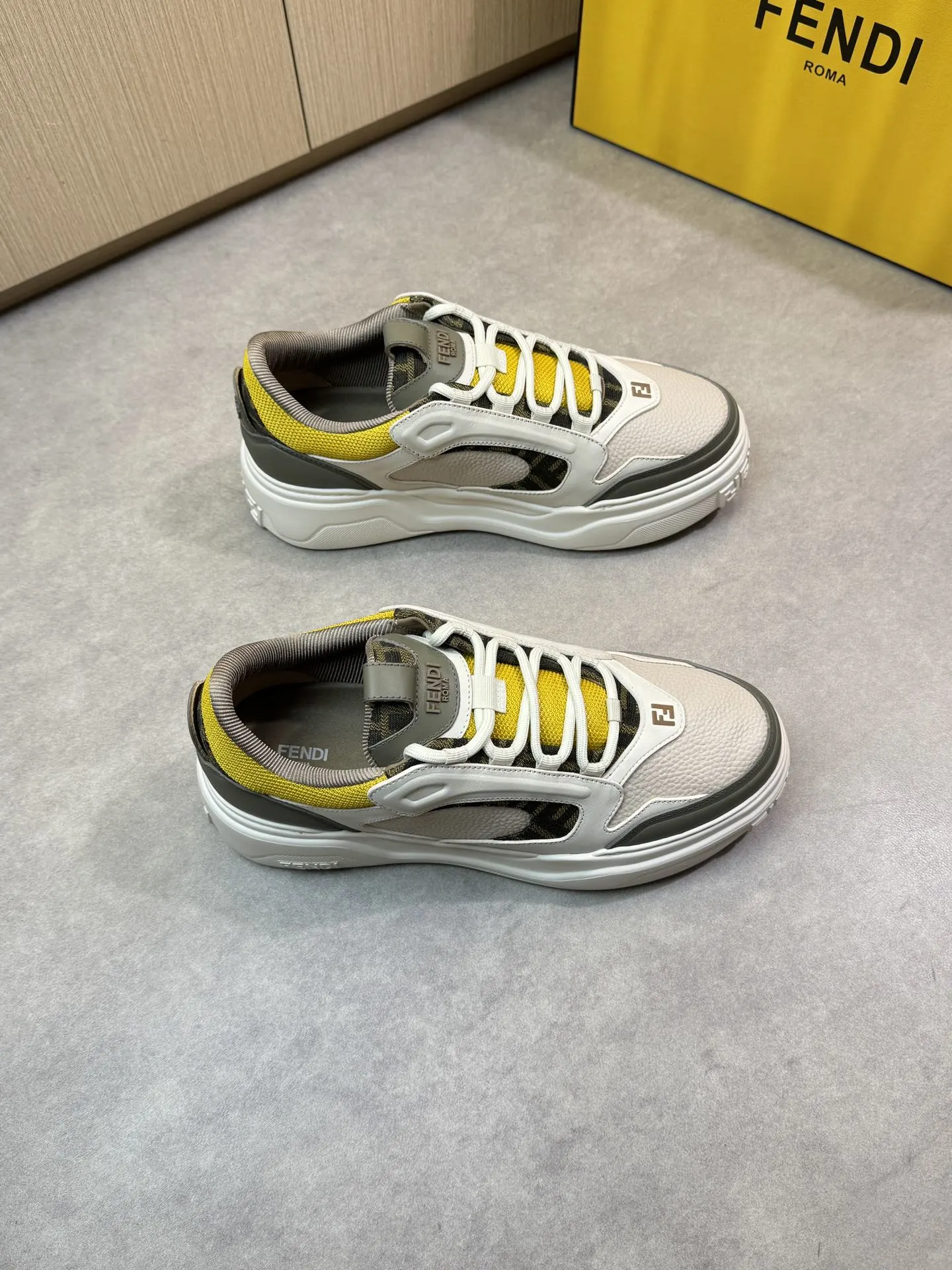 Fendi Sneakers — ec29e504