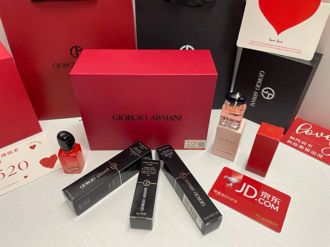 Armani Fragrance — cd00b830