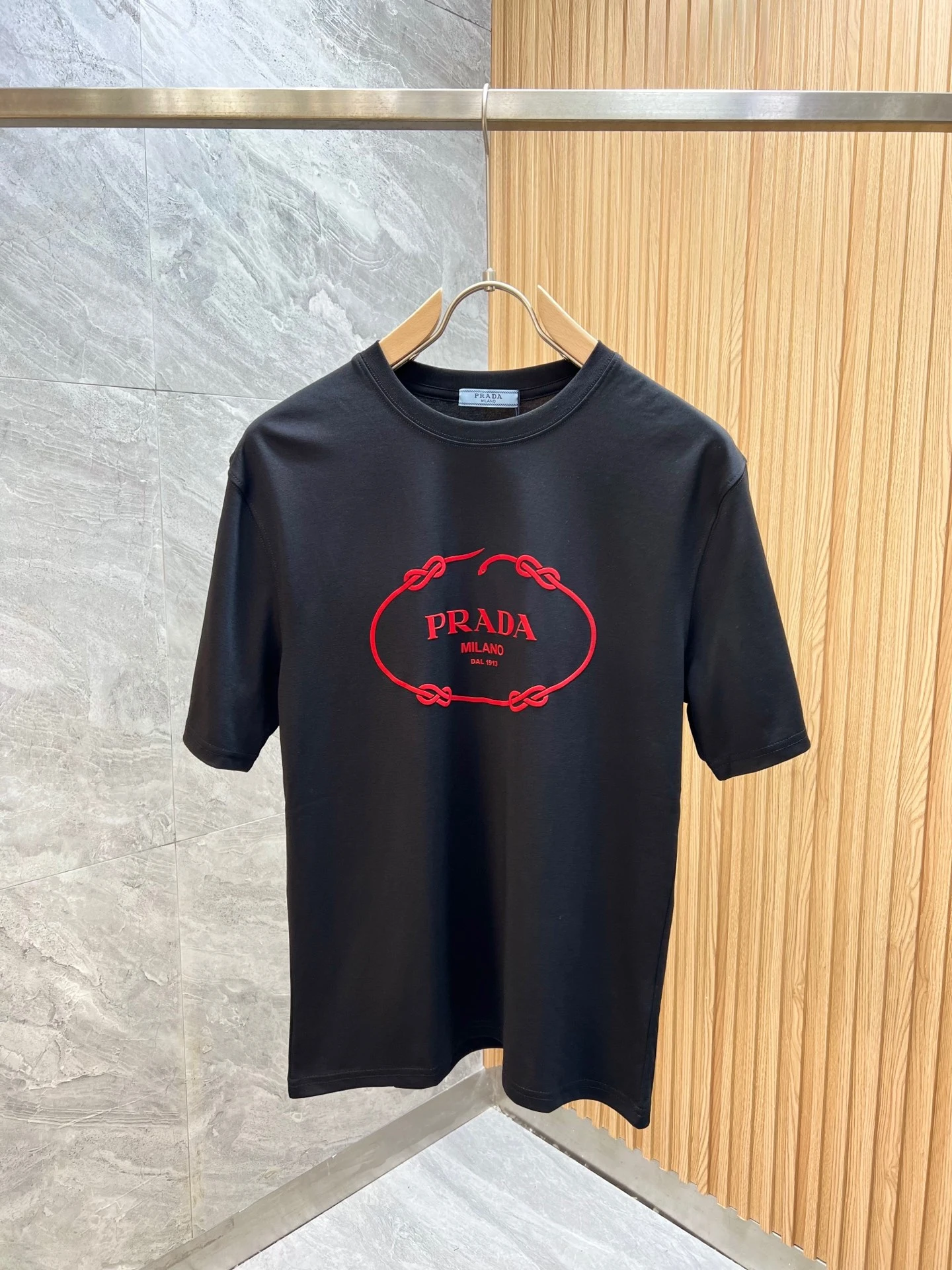 Prada T-Shirt — fdc3da22