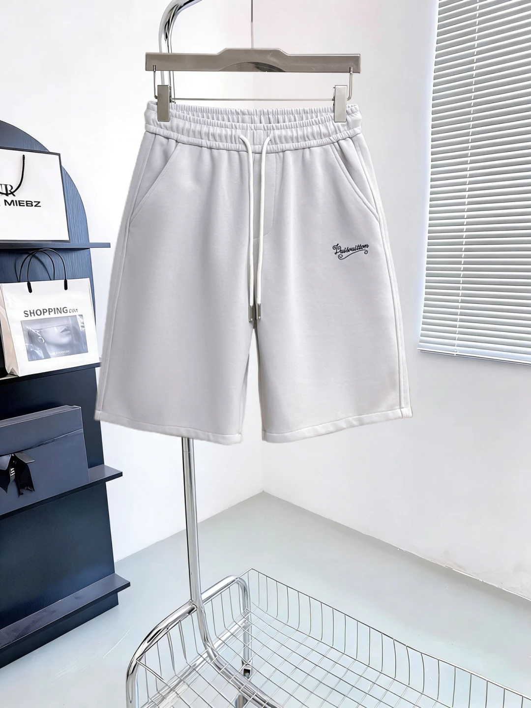 Louis Vuitton Shorts — 14fe3854