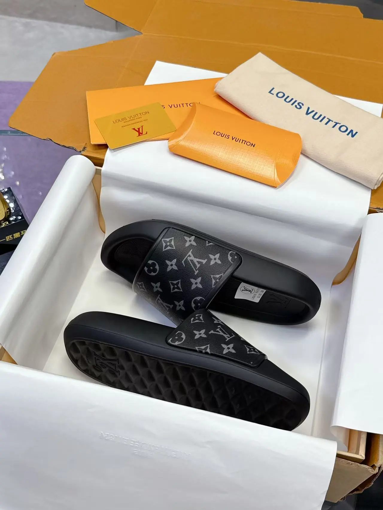 Louis Vuitton Slippers — 7f9f700f