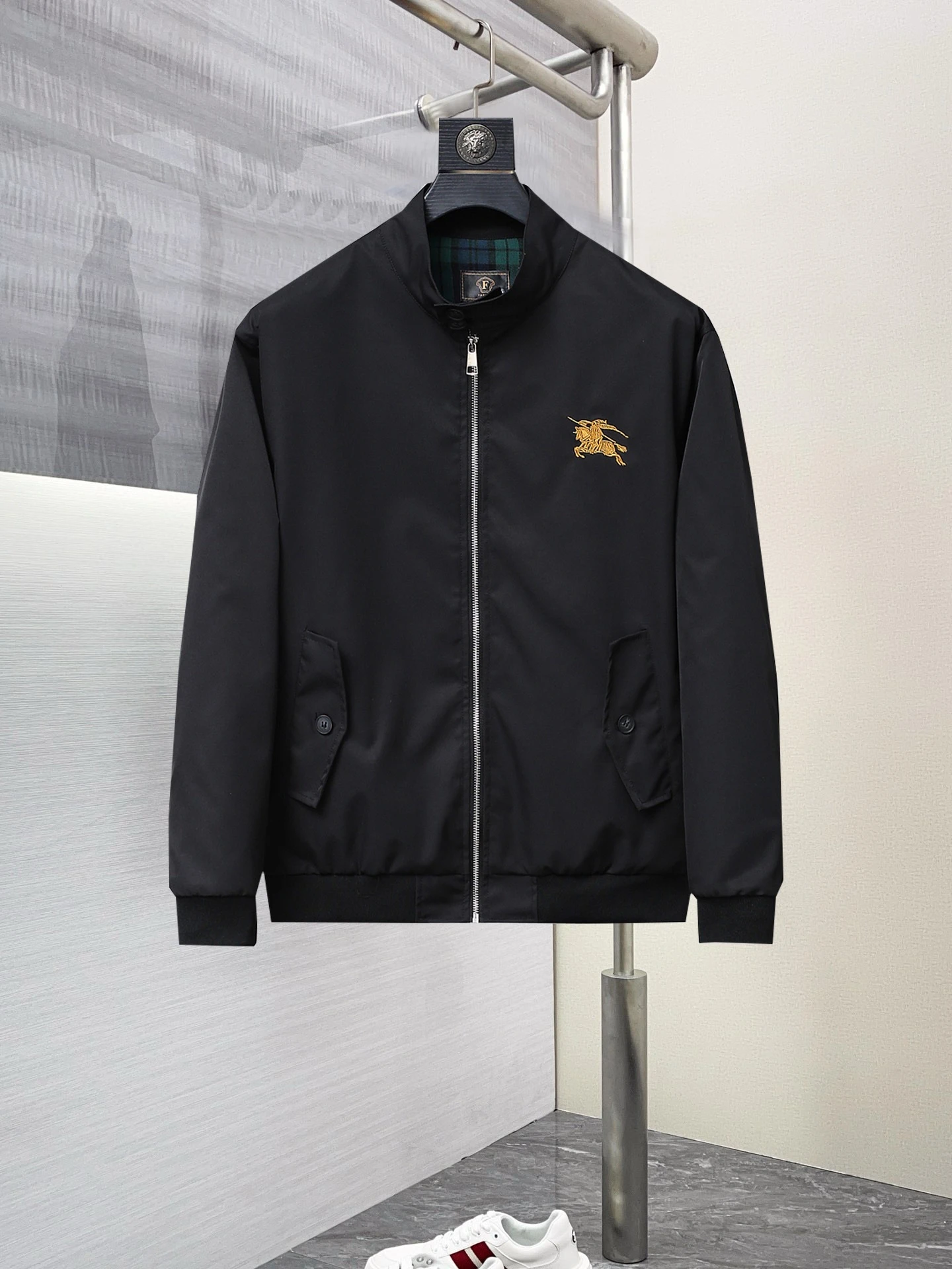 Burberry Jackets — 432386c7