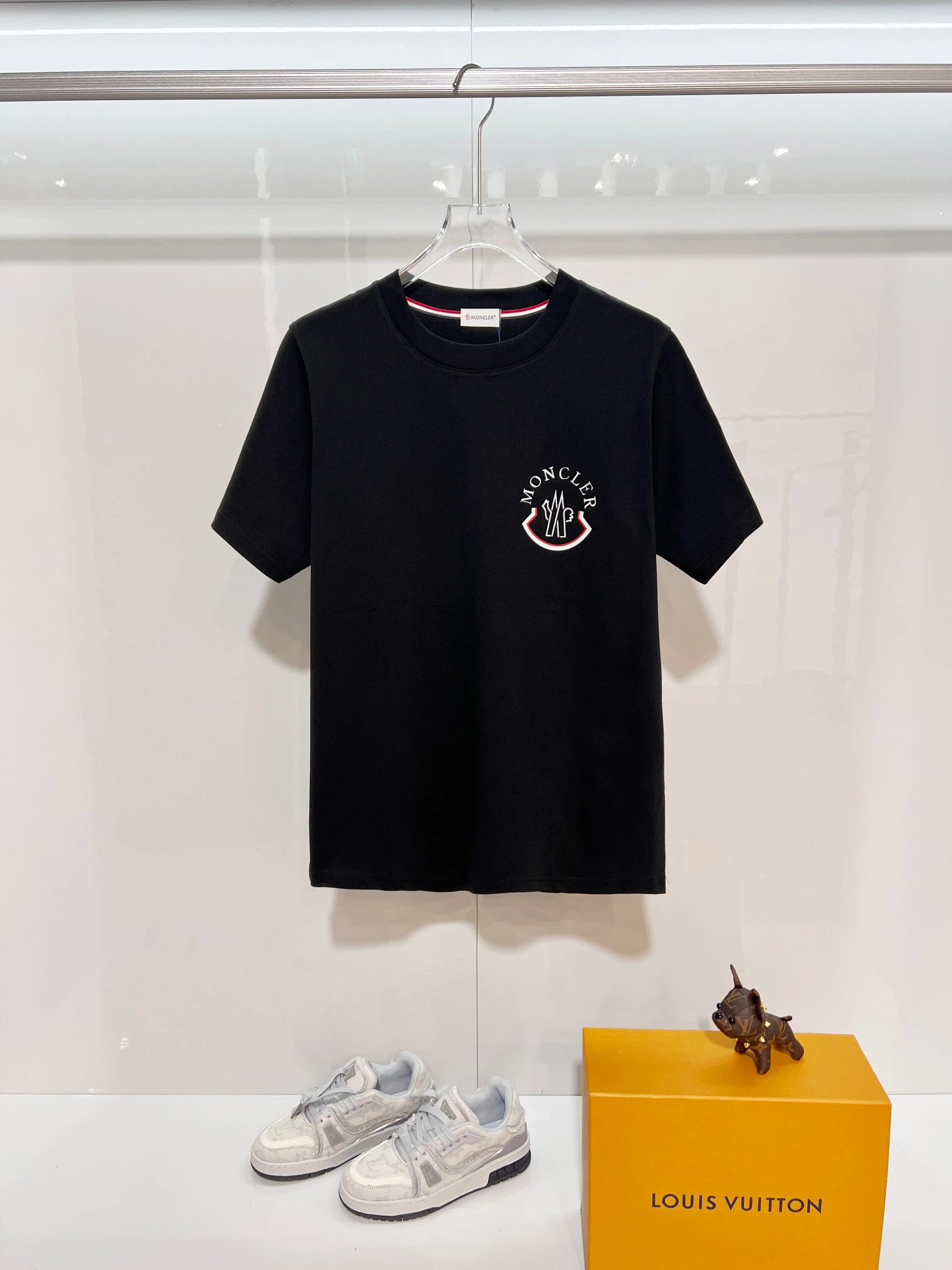 Moncler T-Shirt — 65a1a1ae