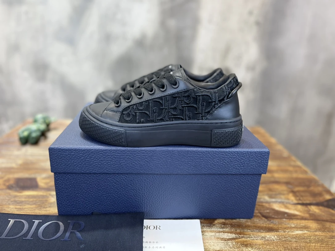 Dior Sneakers — 19ee93ef