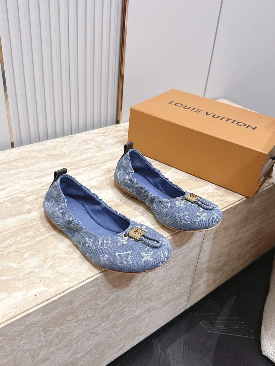 Louis Vuitton Shoes — 82ec7049