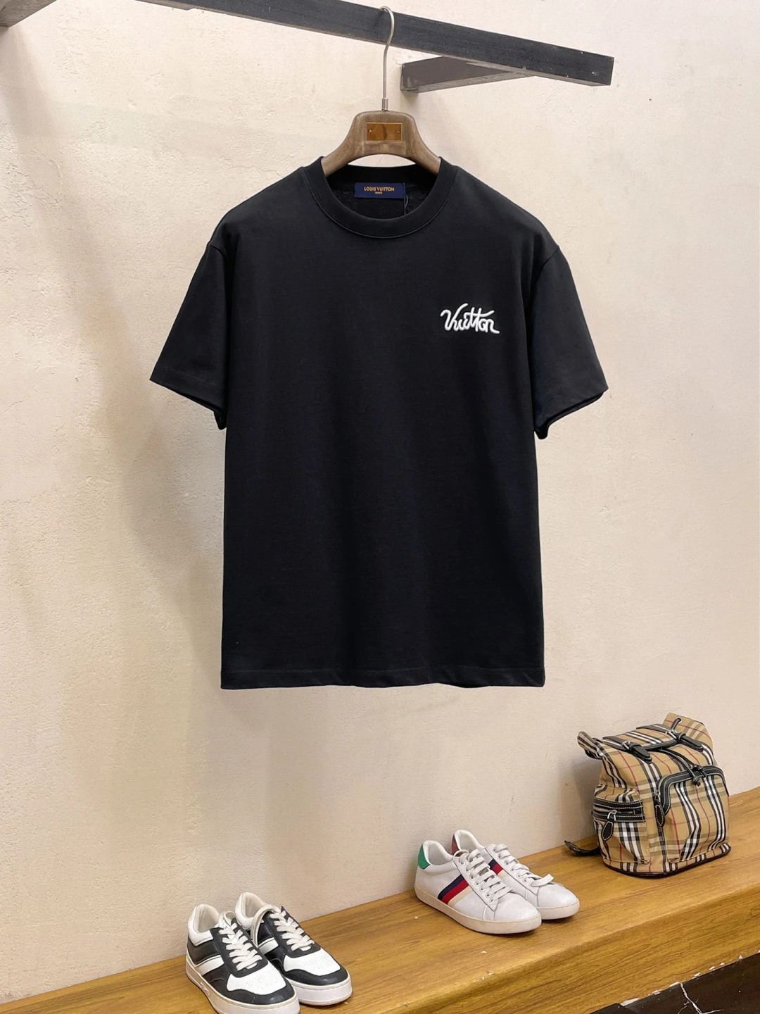 Louis Vuitton T-Shirt — 63e09ec1