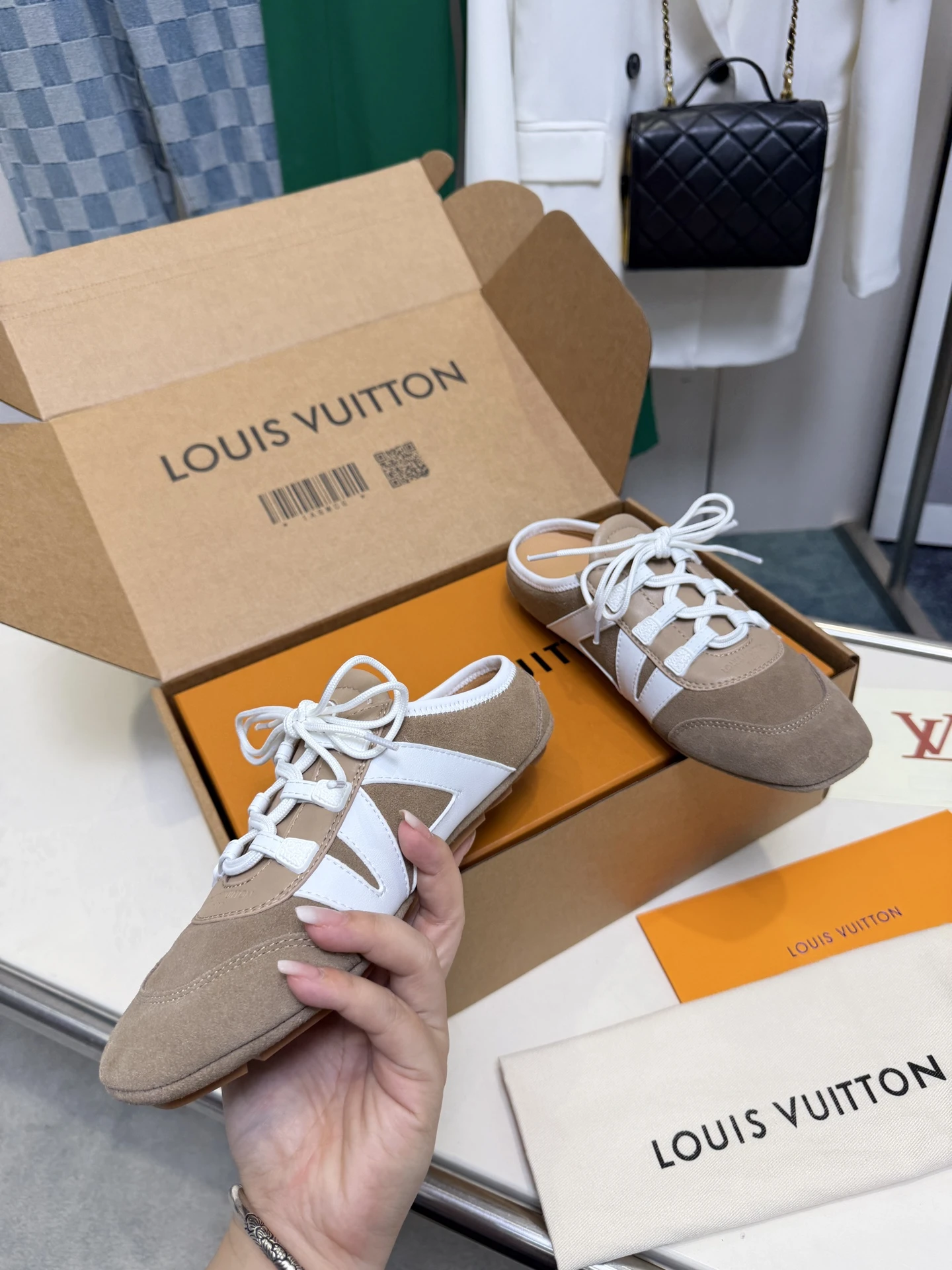 Louis Vuitton Sneakers — f2650885