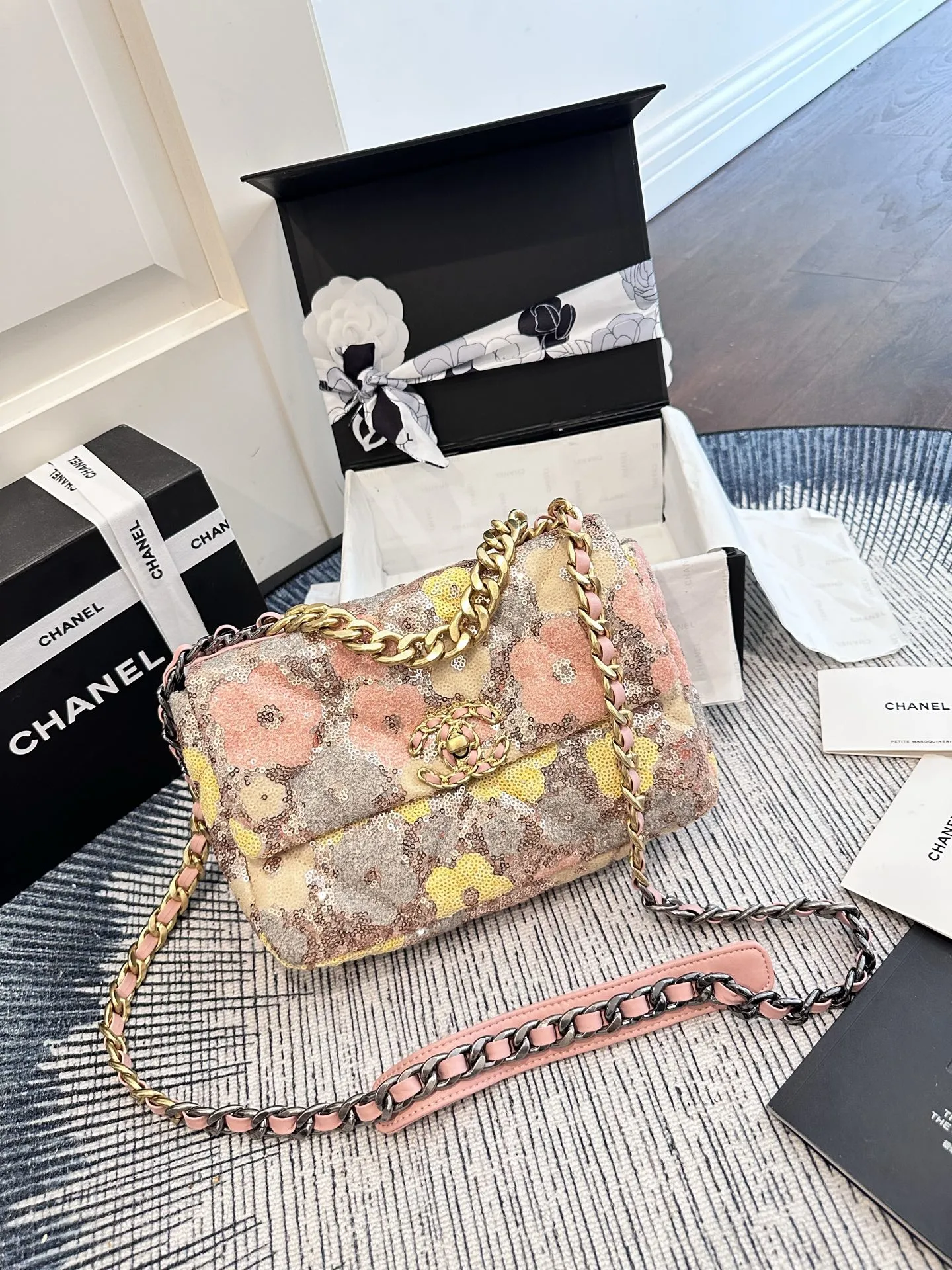 Chanel Bag — 37e21d26