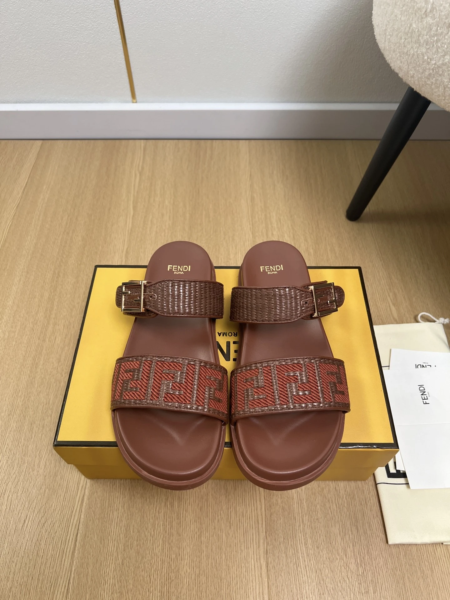 Fendi Slippers — b34f94a5
