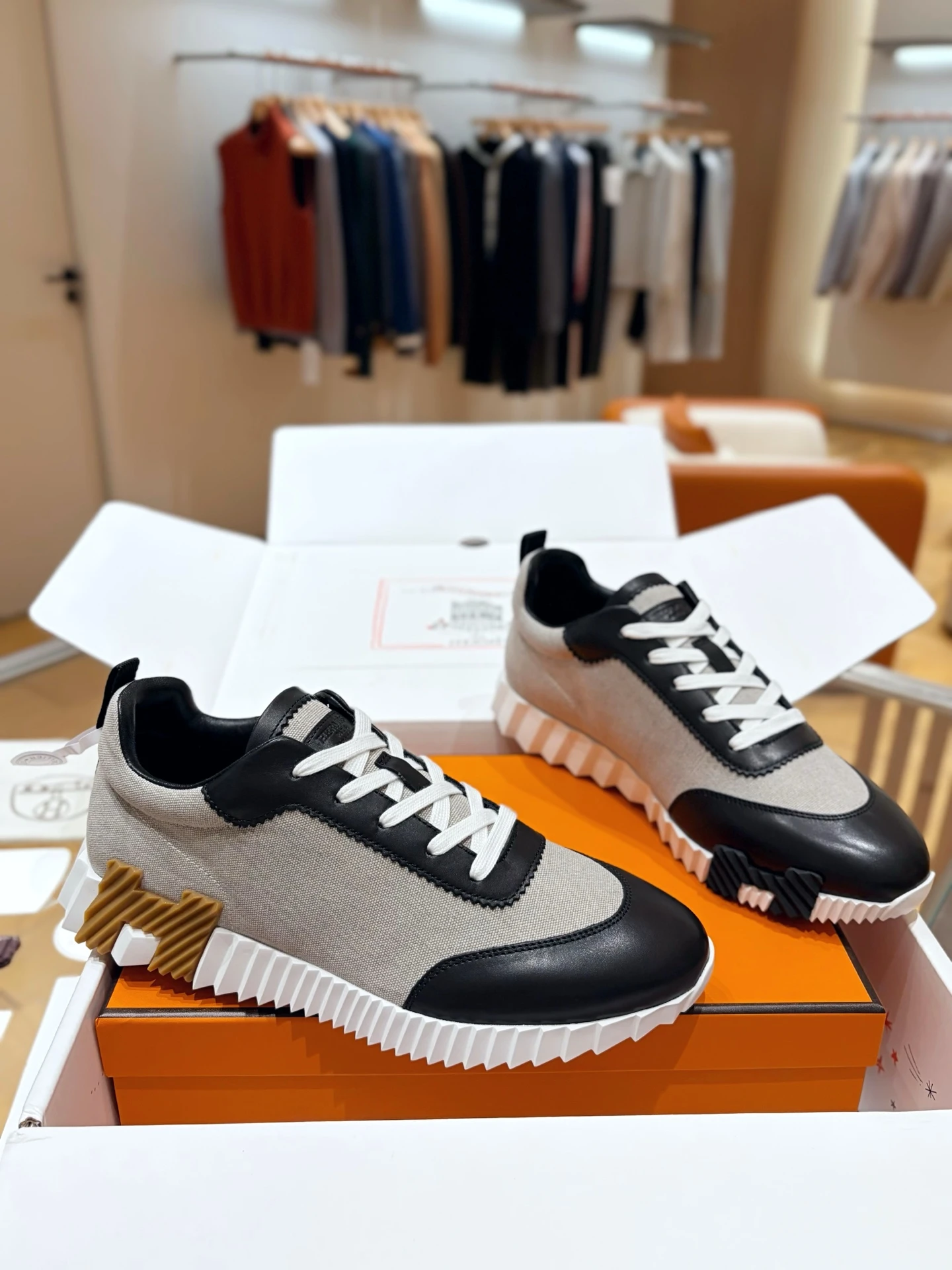 Hermès Sneakers — 888ca42f