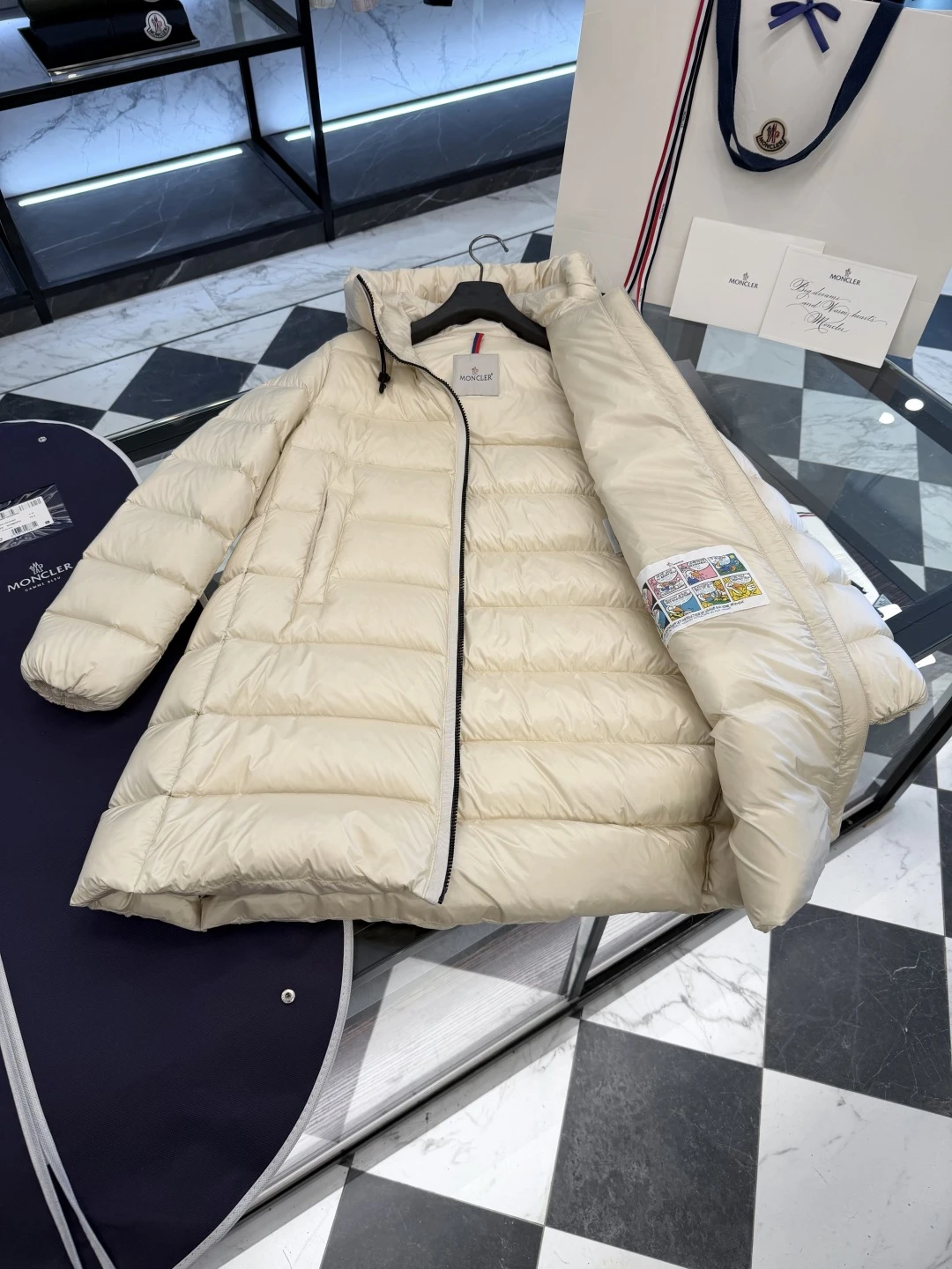 Moncler Down Jackets — 1ede215c